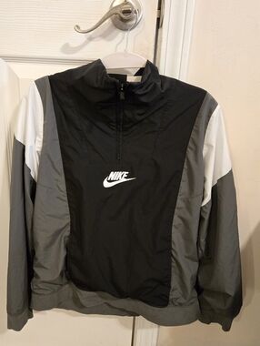 Nike Youth XL Sportswear Heritage 1/2 Zip Windbreaker